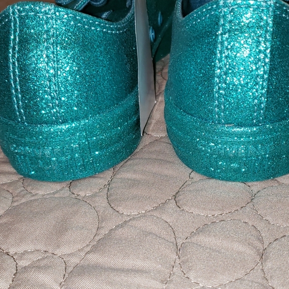WOMAN'S TEAL BLUE CONVERSE SIZE 9 AVAILABLE - Picture 3 of 3